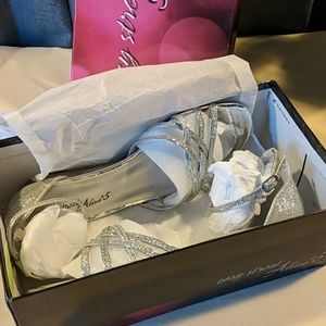 Easy Street Silver Glitter Wedge Sandal